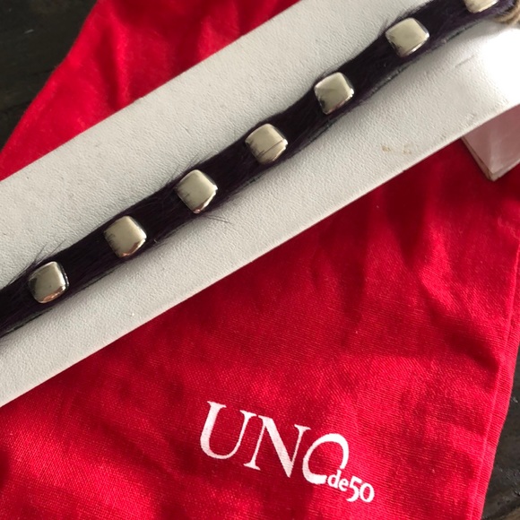 Uno de 50 purple Cowhide calfskin leather bracelet with silver-plated rivets. - Picture 3 of 8